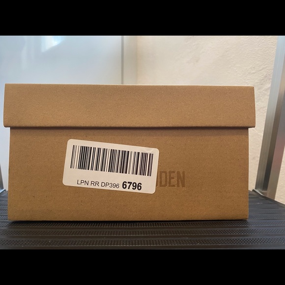 Steve Madden Sandals, Irene Style, Blush Color, Woman Size 4 - Picture 8 of 9